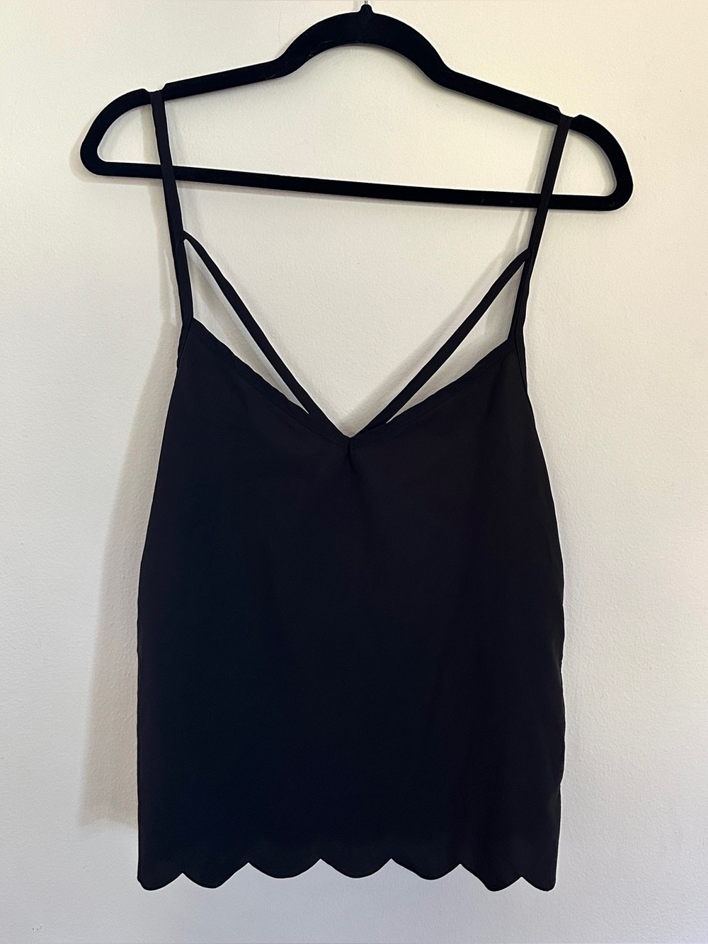 Black Scallop Hem Spaghetti Strap Cami